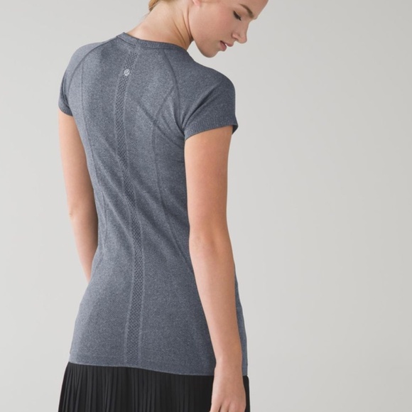 Lululemon Swiftly Tech Short Sleeve Tee Sz 12 Heathered Black - Picture 2 of 11